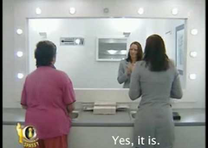 This Is An Absolutely Hilarious Bathroom Mirror Prank