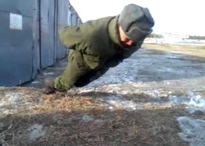 This Is How Russian Soldiers Do Push Ups Without Using Hands