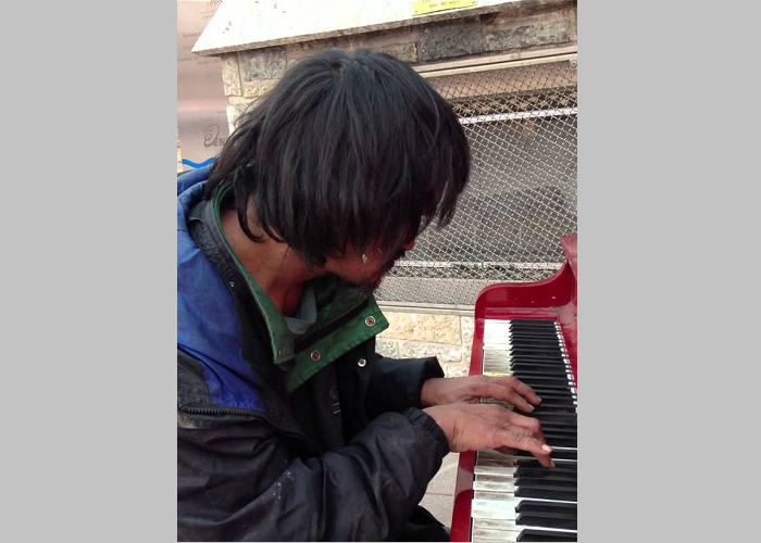 This Homeless Man Plays Piano Beautifully