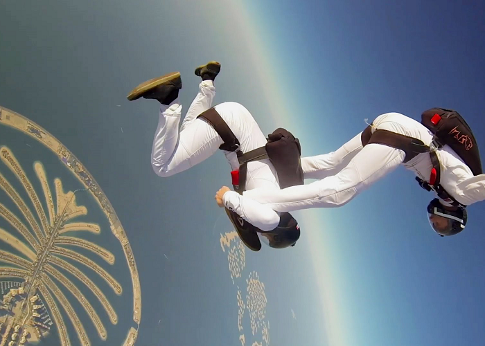 Watch The Synchronized Skydive Over The Palm Islands In Dubai