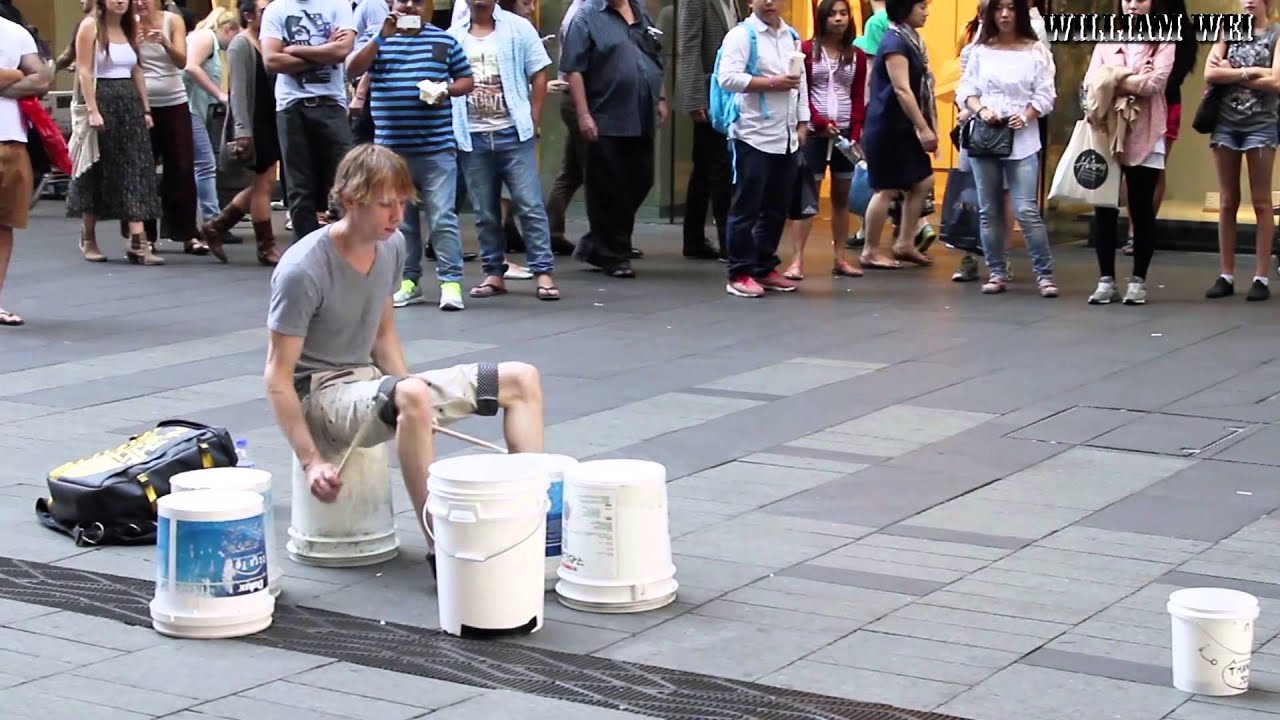 This Street Drummer Turns Ordinary Buckets Into an Incredible Drum Kit This Street Drummer Turns Ordinary Buckets Into an Incredible Drum Kit